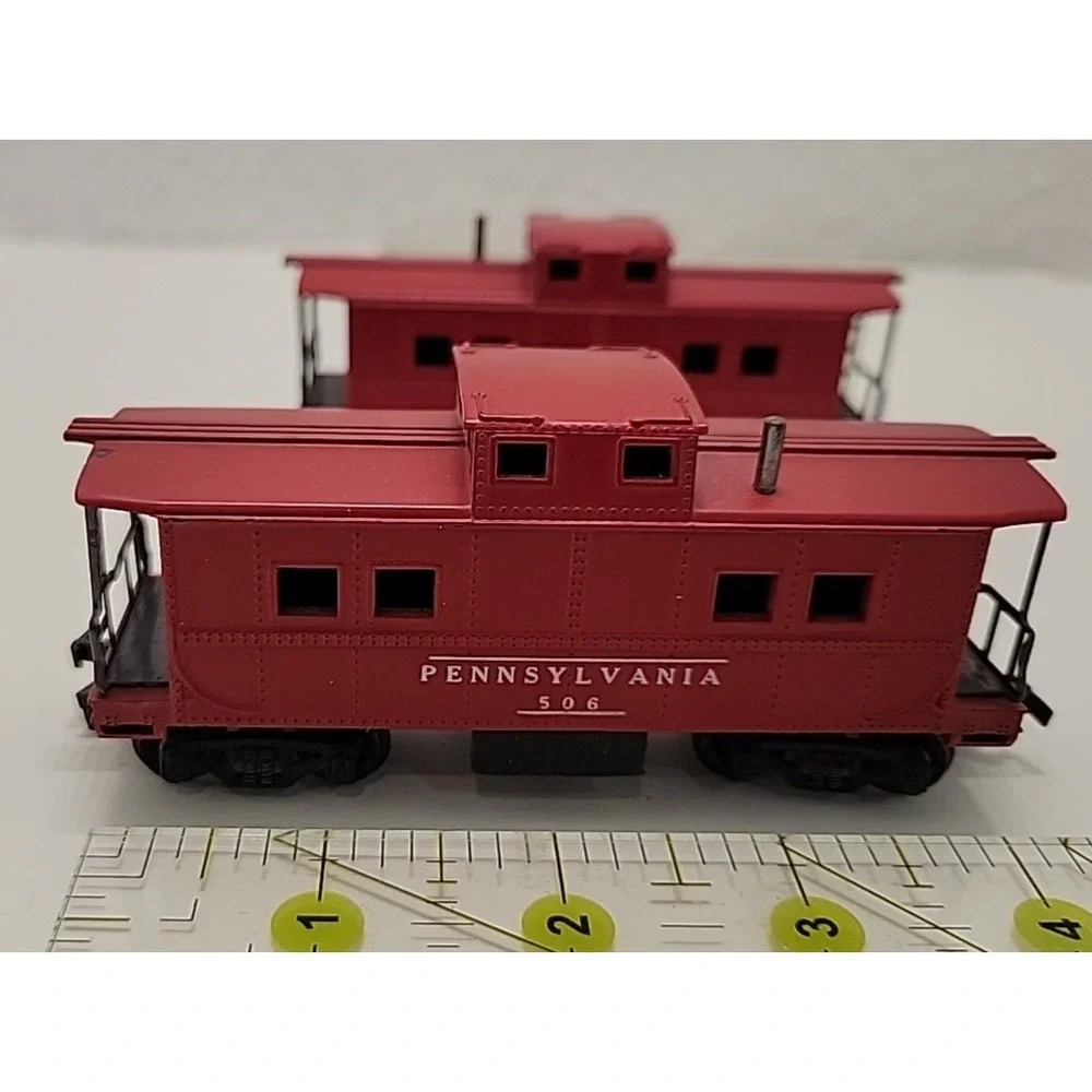 Vintage HO SCALE PENNSYLVANIA 506 CABOOSE & 33506